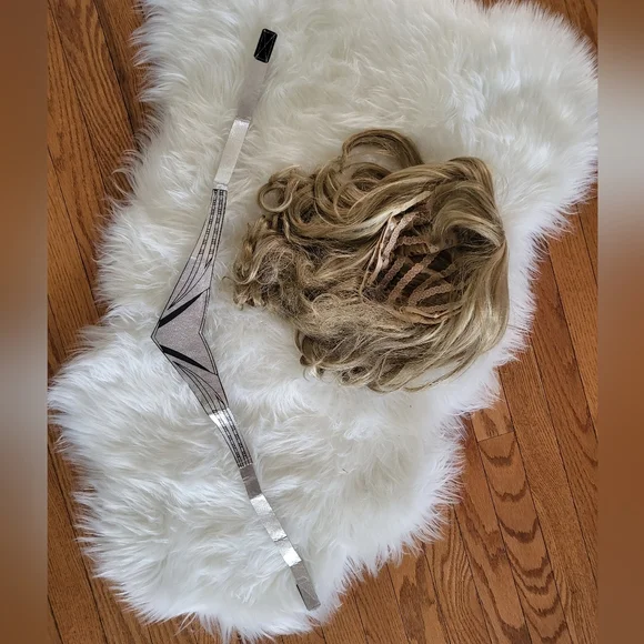 DC Supergirl Costume 🦸♀️ - Picture 11 of 12